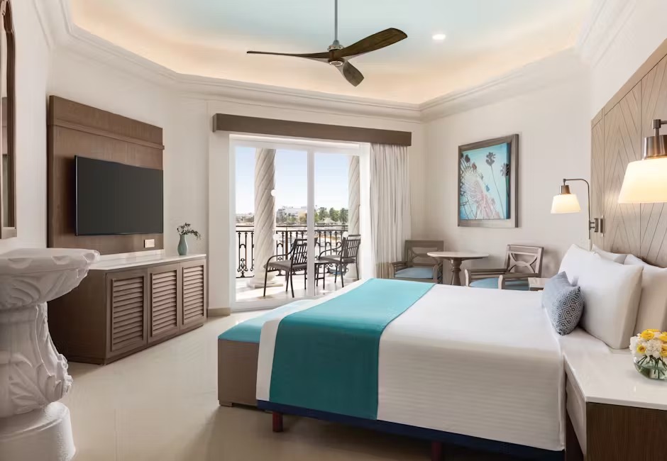 Wyndham Alltra Playa del Carmen Junior Suite Ocean View King