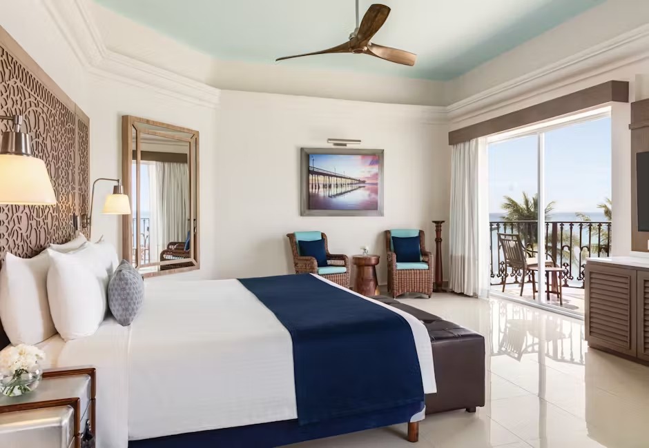 Wyndham Alltra Playa del Carmen Master 1 BEdroom Ocean front King premium